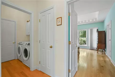 Entry Way - 26 Moonlight Dr, Westerly, RI 02891 photo 4 of 7