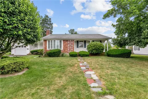 74 Coolspring Dr, Cranston, RI 02920