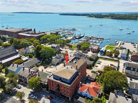 423 Hope St #6F, Bristol, RI 02809