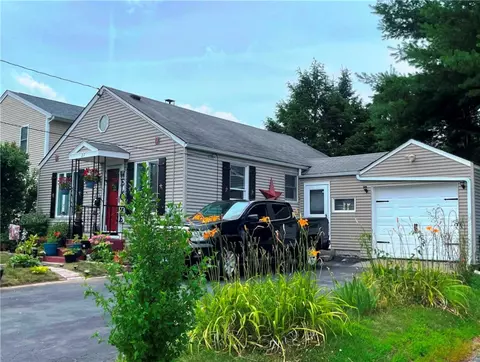 27 Napoleon St, Woonsocket, RI 02895