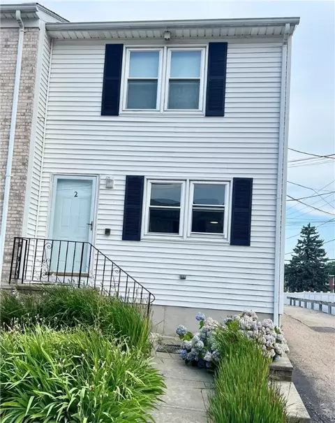 2 Sunflower Cir, North Providence, RI 02911