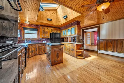 99 Elder Ballou Rd, Woonsocket, RI 02895 photo 6