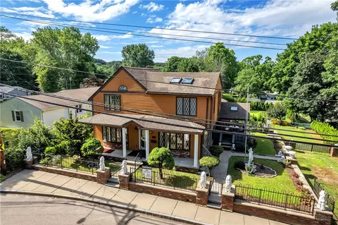 99 Elder Ballou Rd, Woonsocket, RI 02895