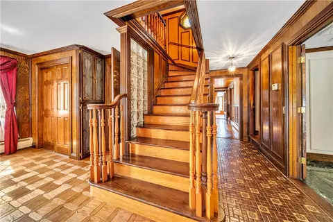 99 Elder Ballou Rd, Woonsocket, RI 02895 photo 5