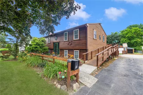 664 Newcomb Rd, North Kingstown, RI 02852