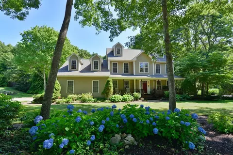 247 Mulberry Dr, South Kingstown, RI 02879