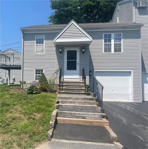 565 Quaker Ln #39, West Warwick, RI 02893