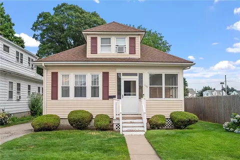 134 Caporal St, Cranston, RI 02910