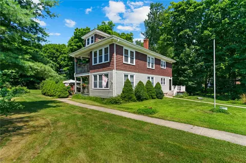 616 W Greenville Rd, Scituate, RI 02857