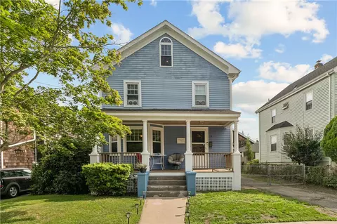 18 Bedlow Ave, Newport, RI 02840