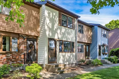 275 Grotto Ave #10, Pawtucket, RI 02860