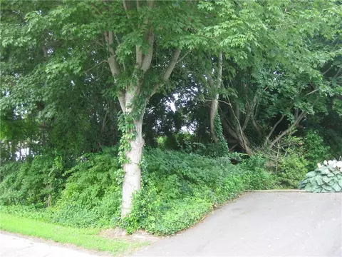 0 Riverside St, Portsmouth, RI 02871