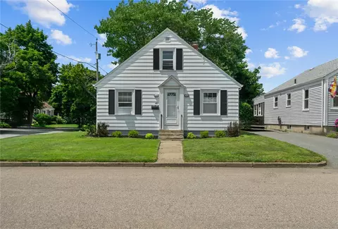 96 Packard St, Cranston, RI 02910
