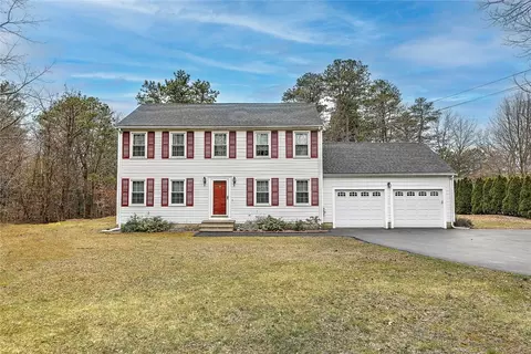 4 Marszalkowski St, Blackstone, MA 01504