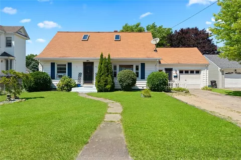 316 Hooper St, Tiverton, RI 02878