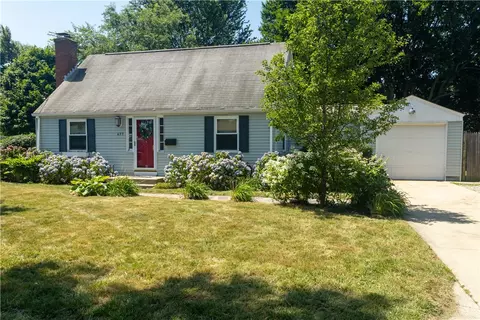 477 Buttonwoods Ave, Warwick, RI 02886 photo 2