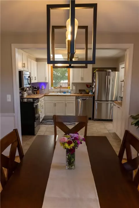 477 Buttonwoods Ave, Warwick, RI 02886 photo 6