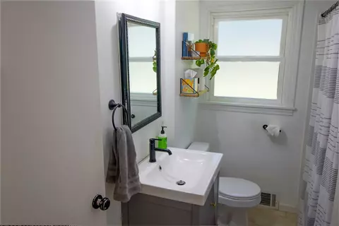 477 Buttonwoods Ave, Warwick, RI 02886 photo 8