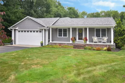 590 Pippin Orchard Rd, Cranston, RI 02921
