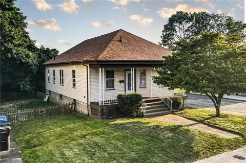 16 Cliff Ave, Cranston, RI 02920