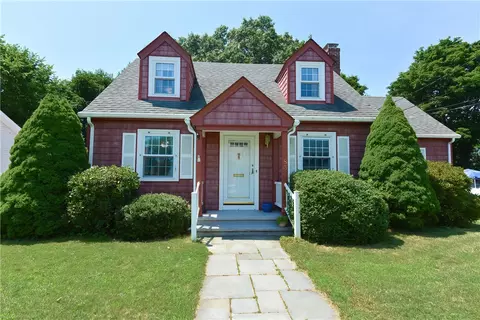 83 Hope St, East Providence, RI 02916