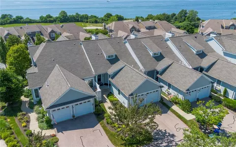 289 Village Rd, Tiverton, RI 02878