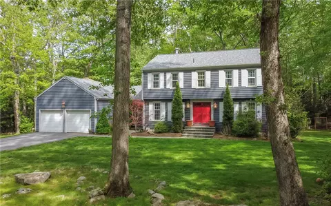 60 Deerfield Dr, East Greenwich, RI 02818