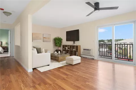 34 Village Ct, West Warwick, RI 02893