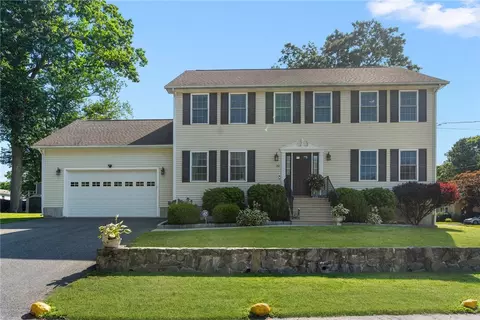 32 Mullen St, Cumberland, RI 02864
