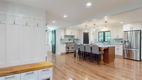 1060 10 Rod Rd, Exeter, RI 02822 photo 4