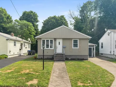 30 Centredale Ave, North Providence, RI 02911