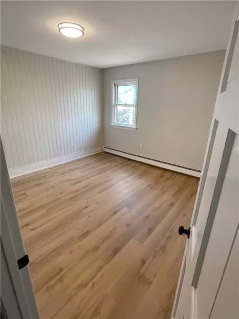 76 Hamlet Ave, Woonsocket, RI 02895 photo 8