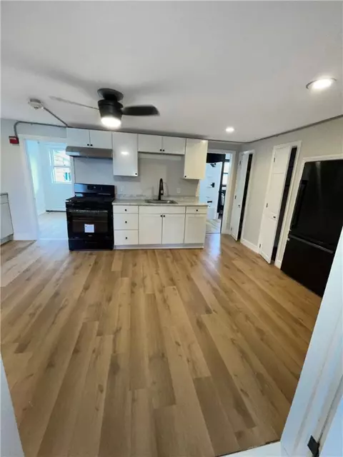 76 Hamlet Ave, Woonsocket, RI 02895 photo 2