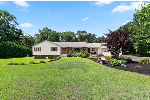 327 Black Plain Rd, North Smithfield, RI 02896