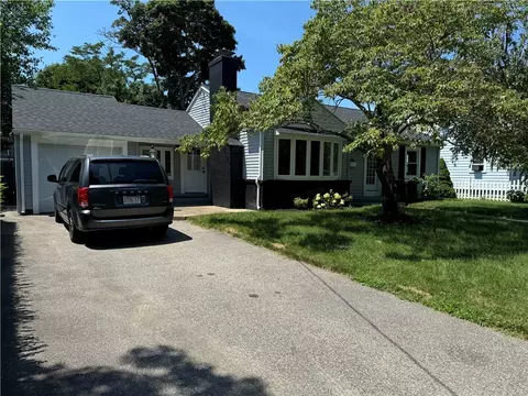 35 Bowen Briggs Ave, Warwick, RI 02886