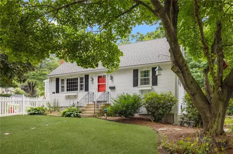 27 Jambray Ave, Warwick, RI 02886