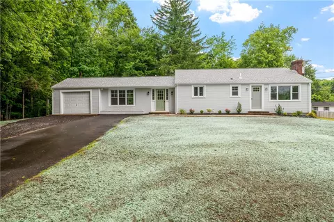2105 Mendon Rd, Cumberland, RI 02864