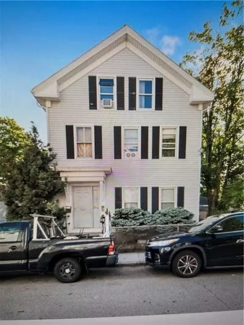 8 Bagley St, Pawtucket, RI 02860