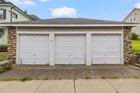377 Elm St, Woonsocket, RI 02895 photo 9