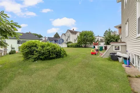 377 Elm St, Woonsocket, RI 02895 photo 16