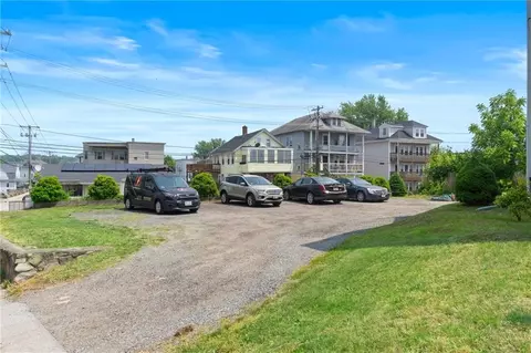 377 Elm St, Woonsocket, RI 02895 photo 3