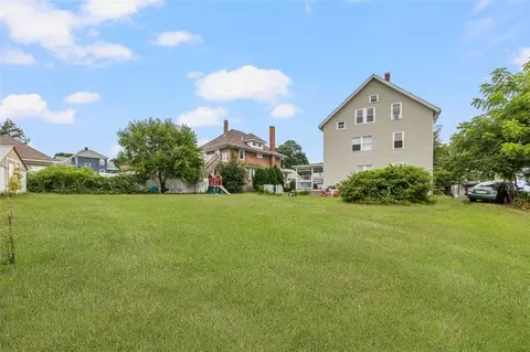 377 Elm St, Woonsocket, RI 02895 photo 7