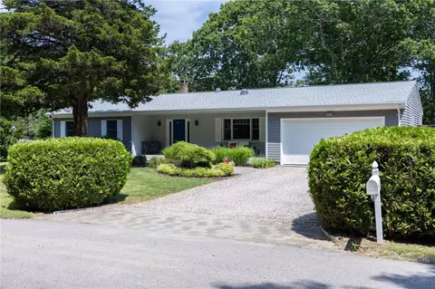 8 Pine Woods Ct, Westerly, RI 02891