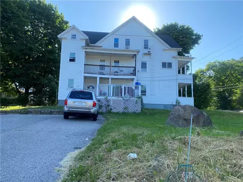 33 W Warwick Ave, West Warwick, RI 02893