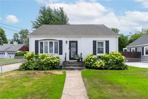 301 Vine St, Pawtucket, RI 02861