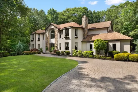 14 Mallard Way, East Greenwich, RI 02818