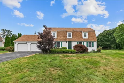 20 Samson Ln, Middletown, RI 02842