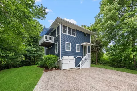 45 Channing Rd, Narragansett, RI 02882