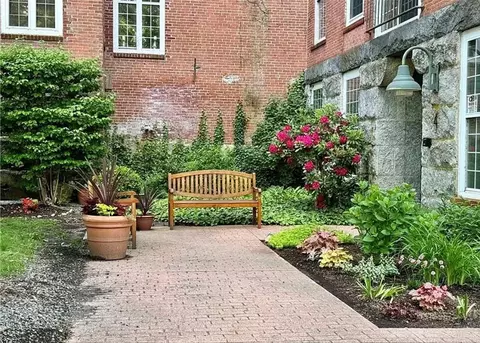 2 School St #427, Lincoln, RI 02865