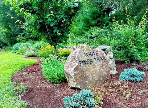 3 White Pines Trl, Charlestown, RI 02813